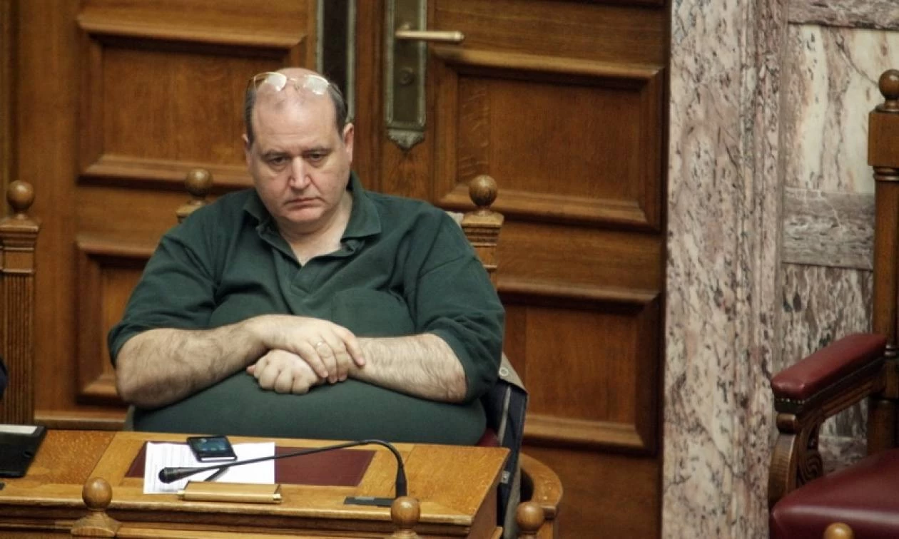 Ομαλά αναρρώνει μετά το χειρουργείο ο Νίκος Φίλης – Αναμένεται εξιτήριο την επόμενη εβδομαδα